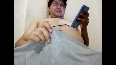 Snapshot of elimposstor chatting on September 15, 1:45 pm elimposstor online show from September 15, 1:45 pm