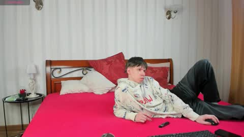 elliot_mars_ online show from October 21, 11:24 am