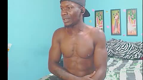 elmiltonnjakee online show from February 15, 7:51 am