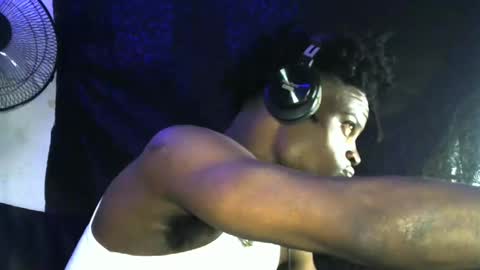 Snapshot of elniga21 chatting on January 11, 10:18 pm EL NIIGGGAA  21                                                                  EL NIGGA  21 online show from January 11, 10:18 pm