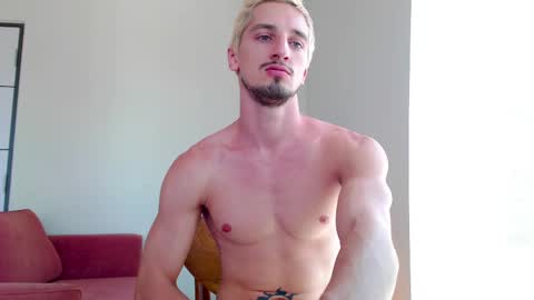 Snapshot of elpsycongrooo chatting on February 27, 4:31 am elpsycongroo online show from February 27, 4:31 am