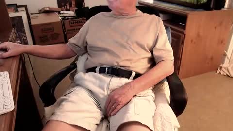 Snapshot of emil_karpo chatting on March 11, 5:46 pm Terrance1st online show from March 11, 5:46 pm