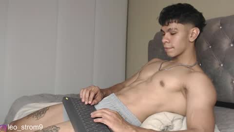 emile_239 online show from February 27, 4:09 am