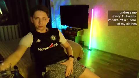 emveeboy96 online show from December 1, 8:01 pm