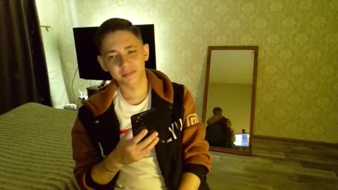 emveeboy96 online show from November 1, 9:57 am