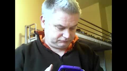 englishguysurrey online show from December 17, 9:49 am