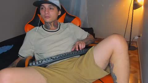 enjoymycock99 online show from July 10, 3:32 am