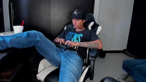 enjoymycock99 online show from February 20, 2:13 pm