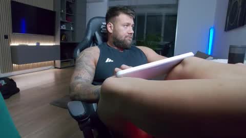 Erik online show from January 6, 9:41 pm