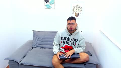 enrique online show from December 6, 3:41 am