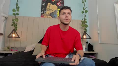 Snapshot of enzo_rivas chatting on October 27, 3:47 pm ENZO online show from October 27, 3:47 pm