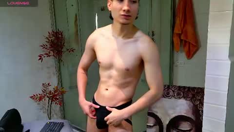 enzo_steel online show from June 18, 9:09 pm