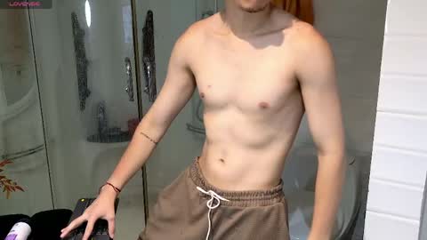 enzo_steel online show from May 1, 11:29 pm
