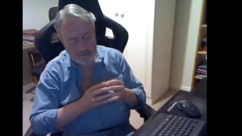 erasmus_d online show from November 6, 6:44 pm