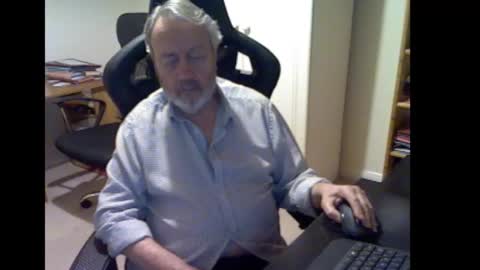 erasmus_d online show from February 5, 6:37 pm