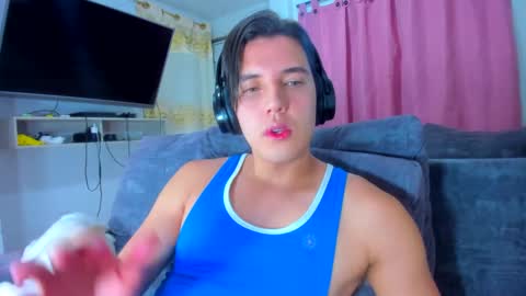 eric_twink18 online show from January 20, 4:43 am