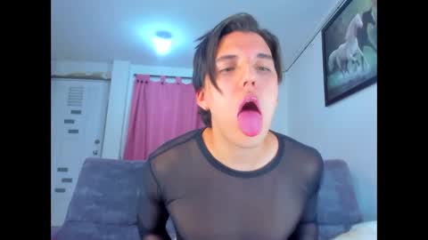 eric_twink18 online show from March 9, 3:23 am