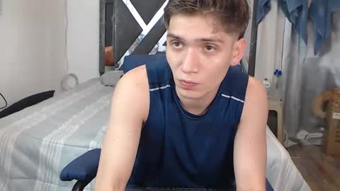 Snapshot of erick_de_rossee chatting on January 14, 12:43 am erick_de_rossee online show from January 14, 12:43 am