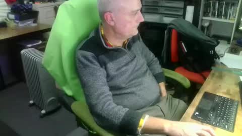 ernello online show from November 10, 10:47 pm