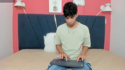ero_boy40 online show from June 24, 4:26 am