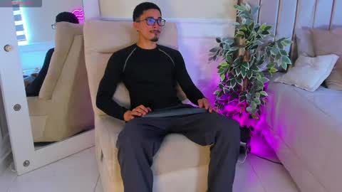 eros_becker_ online show from March 6, 6:38 pm