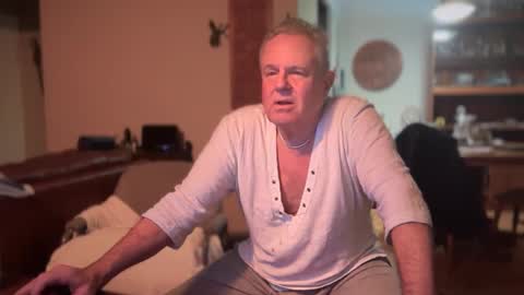 eros online show from January 25, 8:00 am