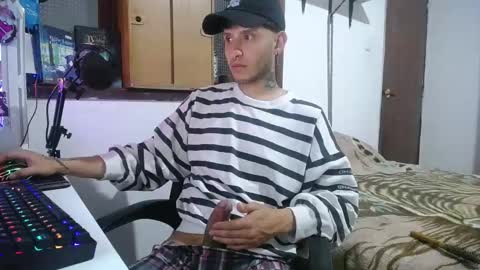 Esteban online show from December 15, 3:24 am