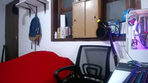 Esteban online show from February 15, 9:16 am