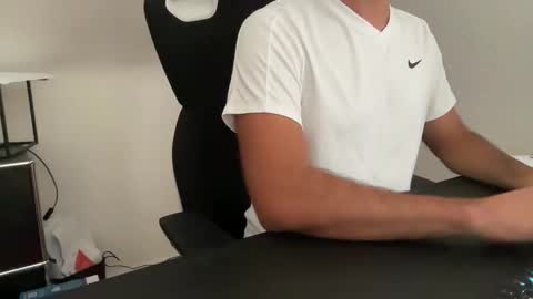 Snapshot of eskp chatting on October 3, 1:16 pm eskp online show from October 3, 1:16 pm