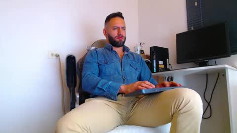 esteban online show from February 11, 3:06 pm