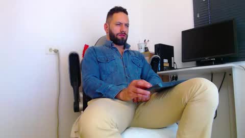 esteban online show from March 13, 4:36 pm