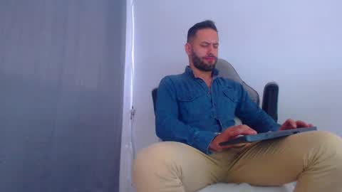 esteban online show from December 24, 7:22 pm