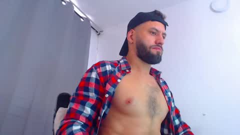 esteban online show from December 15, 8:58 pm