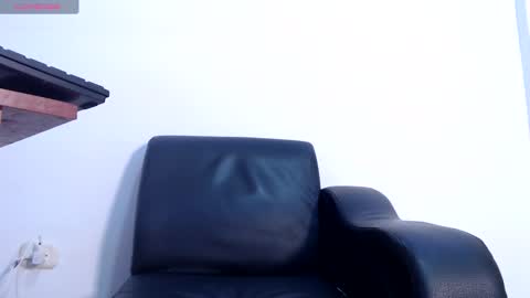 Snapshot of esteban_fer chatting on October 22, 4:05 am Esteban Fernandez online show from October 22, 4:05 am