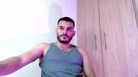 Snapshot of esteban_fer chatting on January 3, 4:59 pm Esteban Fernandez online show from January 3, 4:59 pm