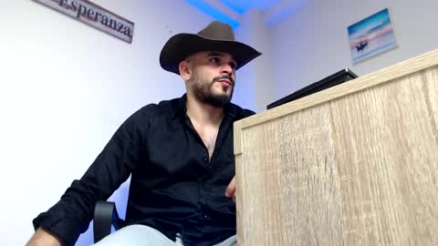 Esteban Fernandez online show from February 20, 6:26 am