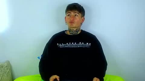 Esteban independent model online show from March 11, 12:06 pm