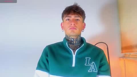 Esteban independent model online show from October 21, 11:02 am