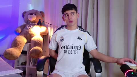 Esteban online show from May 22, 11:48 am