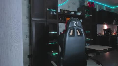 LOUIS online show from October 14, 9:11 pm