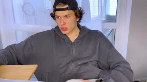 Alex online show from April 18, 9:11 am