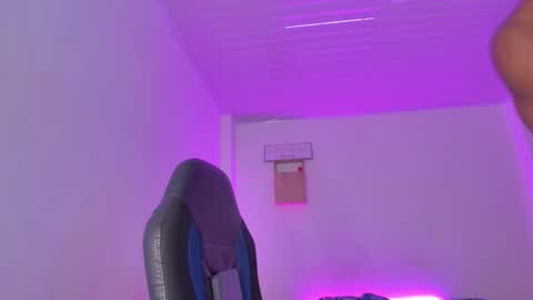 ethan travis online show from October 3, 12:48 am