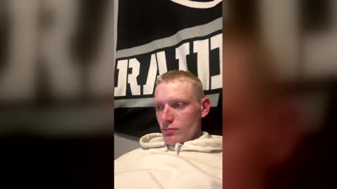 ethanbmx2001 online show from May 23, 9:59 am