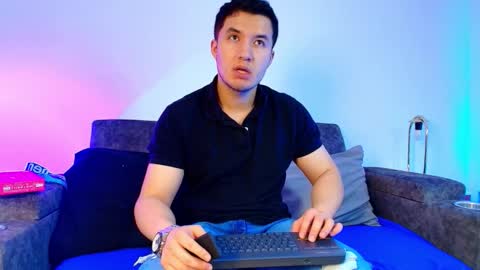 ethanconnor_ online show from February 18, 12:14 pm