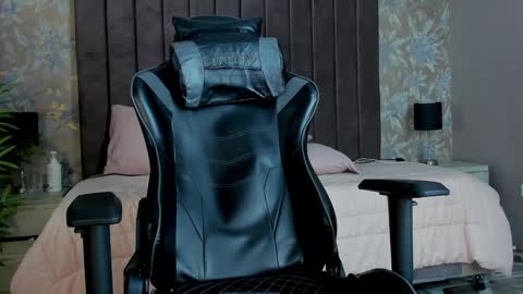 ethanlowell online show from September 21, 7:08 am