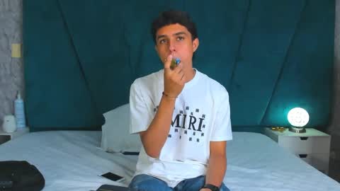 ethanlowell online show from February 4, 9:31 pm