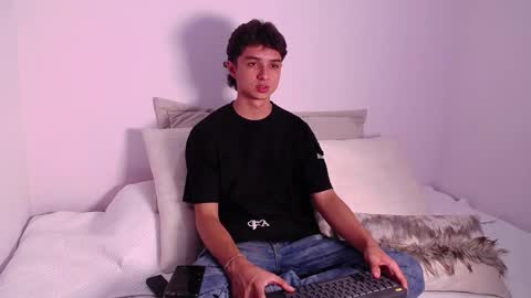 ethanlowell online show from February 8, 10:19 pm