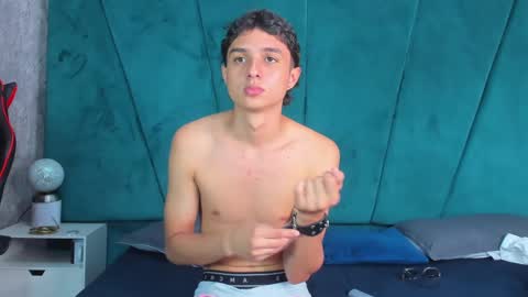 ethanlowell online show from January 26, 9:29 pm