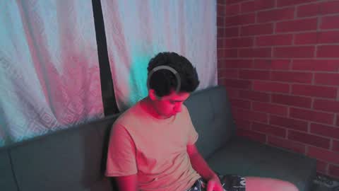 ethann2_ online show from April 3, 3:58 am