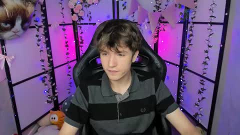 Ethan online show from October 15, 9:00 pm